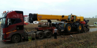 Перевозка экскаваторов на трале - 2