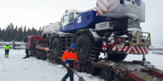 Автокран погрузка на прицеп тягача